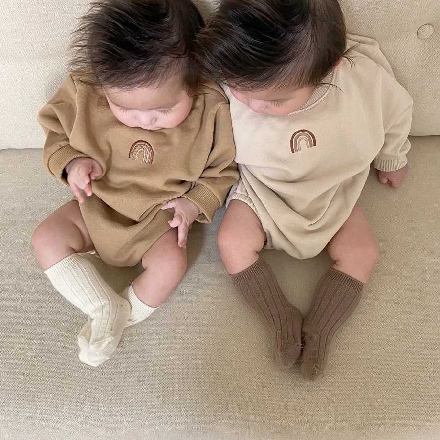 Rompers Long Sleeve الرضيع o-neck baby bodysuit boys and girls phemsuit الزي H240509