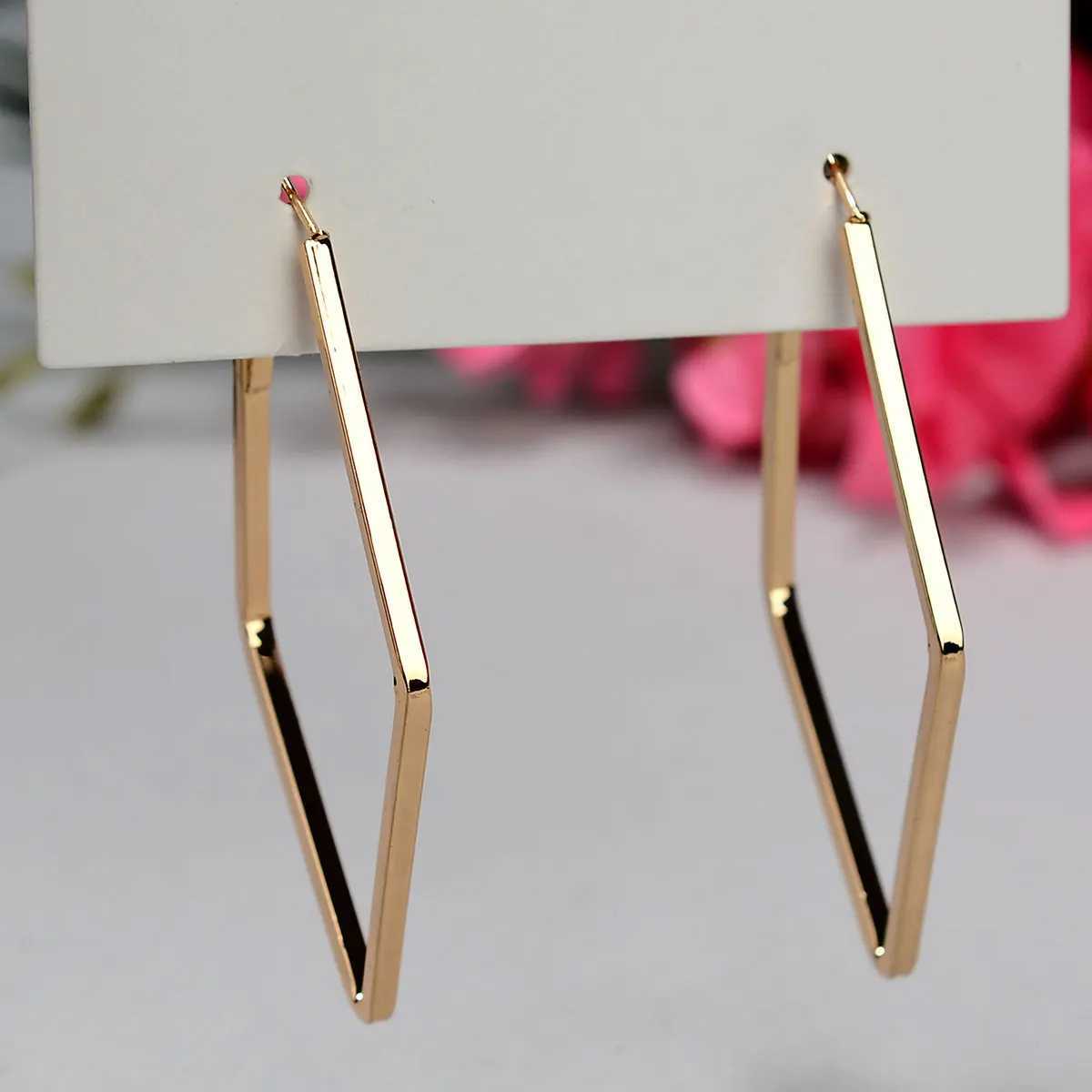 Stud 2024 Fashion Gold Color Big Square Hoop Oread Boucles pour femmes hommes exagérés en métal géométrique Rhombus Boucles d'oreilles Punk Party Bijoux