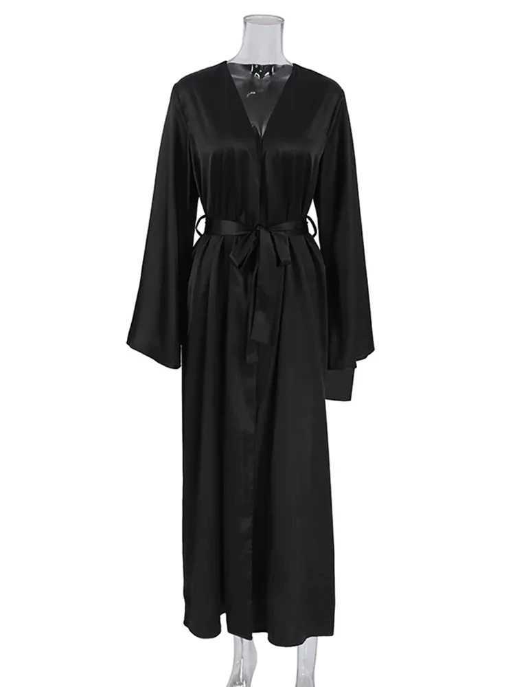 Frauen Nachtwäsche weiß schwarze Satinrobe Frauen Nacht Peignoir Flare Long Slve Hochzeitskleid Frauen Dressing Kleid sexy Braut Kleider Y240426