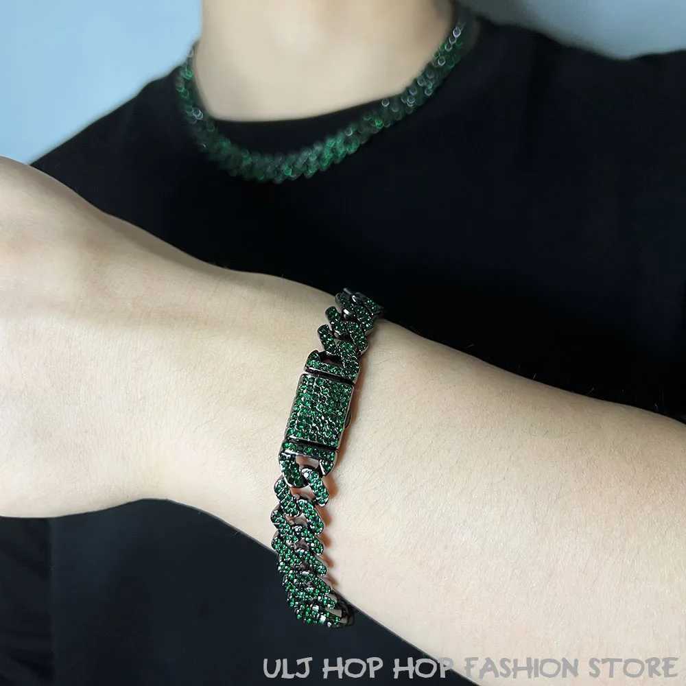 Strands Ulj Hip Hop Shiny Shiny Cuban Chain Bracciale Womens Nero Purple Green Water Ice Out Bracciale Punk Gioielli 240424