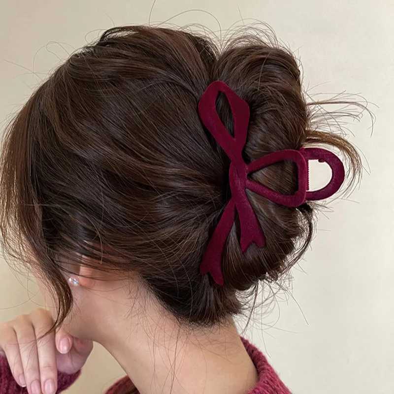Klemmen rode fluwelen boog haar clips herfst winter vrouwen haar klauw clip Franse elegante haarspeld Koreaanse haaraccessoires vrouwelijk hoofddeksel cadeau y240425