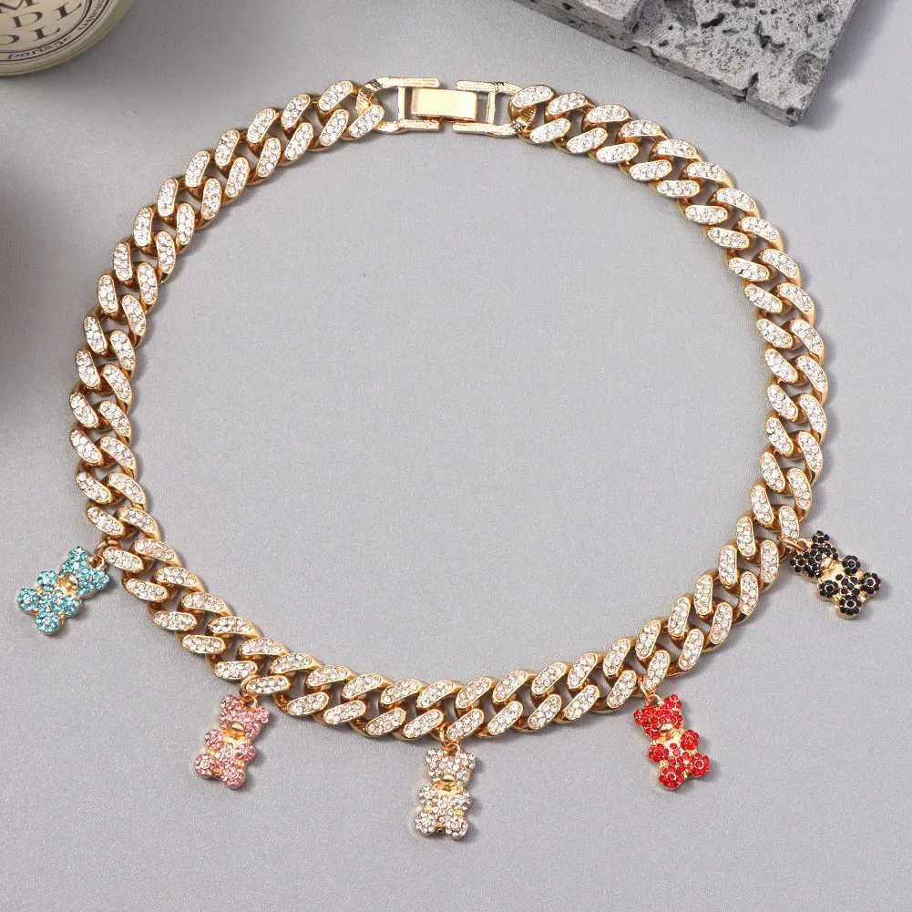 Strands Hip Hop Fashion Ice out Gum Bear Cuban Chain Necklace Womens Colored Crystal Bear Cuban Chain Necklace 240424