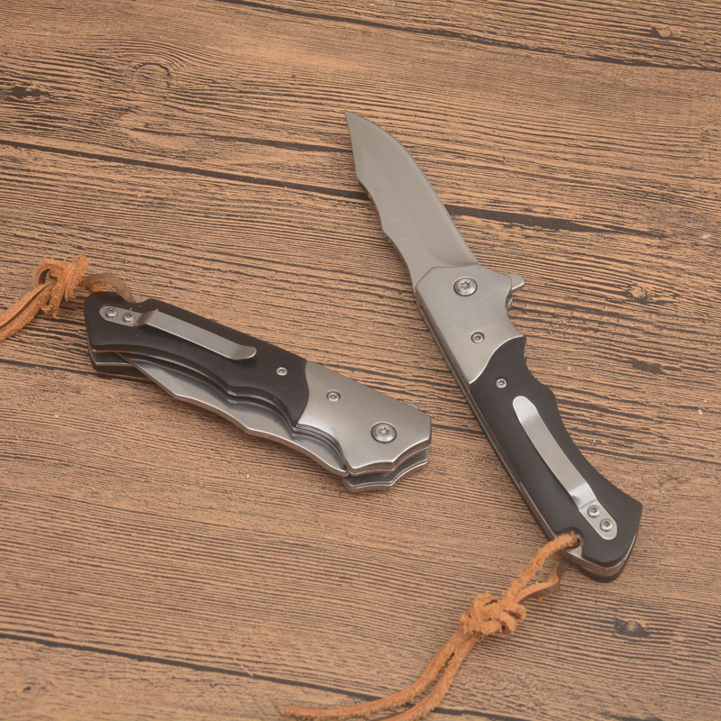 Oferta specjalna G4261 Flipper Flipper Solding Nóż 440C Satin Drop Point Blade Stal z drewnianą rękojek