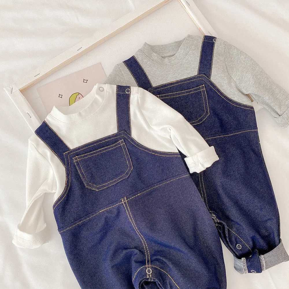 Rompers 2024 ملابس حديثي الولادة الخريف حزام طويل الأكمام الدنيم Baby Rompers H240509