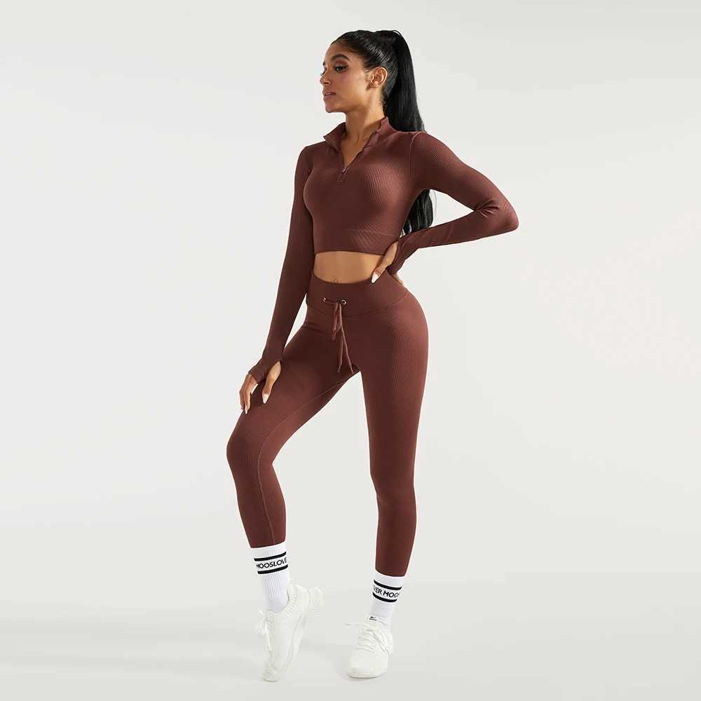 Traccettaci da donna 2 pezzi di donne fitness abbigliamento sportivo senza cucitura set di abbigliamento sportivo abbigliamento 240424