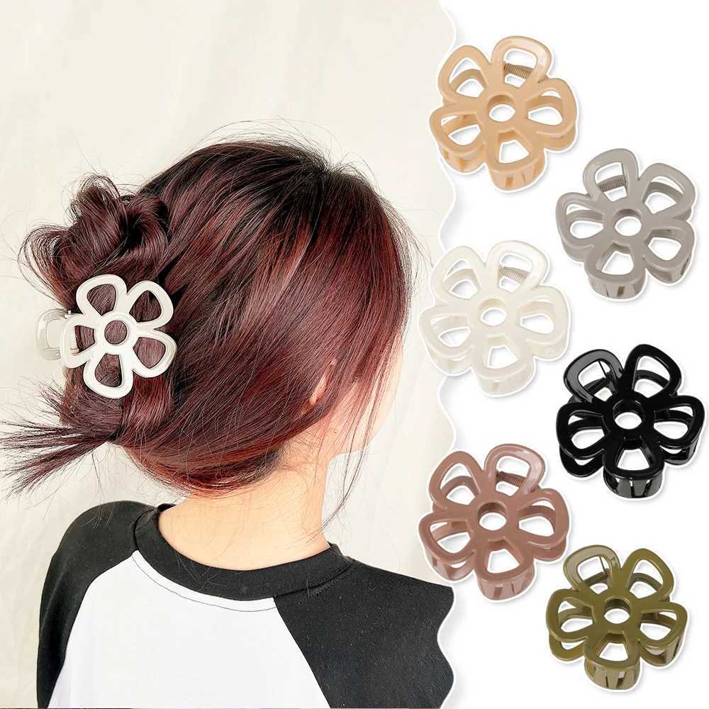 Clamps Solid Color Cutout Hair Clip Flowers For Women Fashion Matte Hair Claw Barrettes Hairpin Hair Accessories Ponytail Headwear Y240425