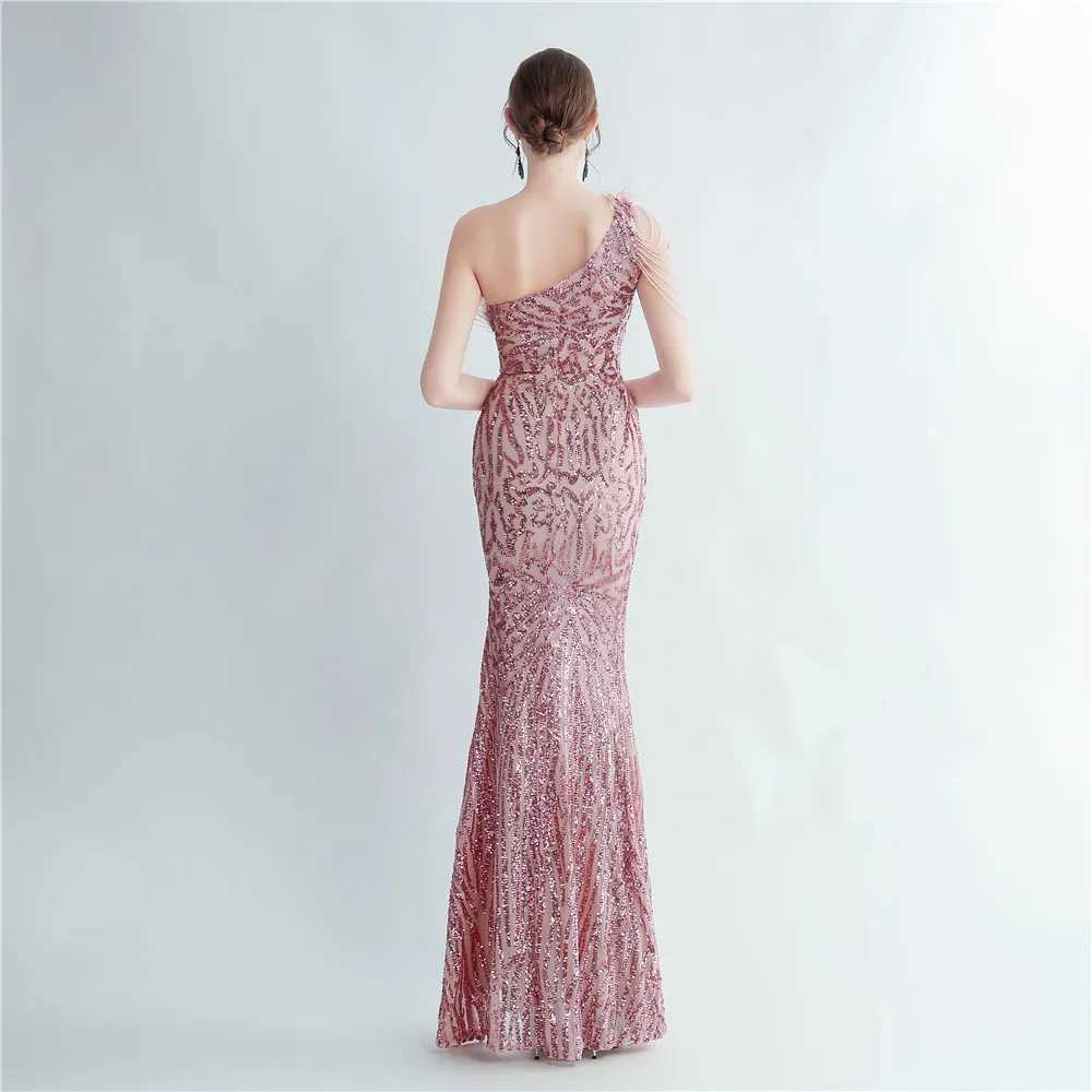 Runway Dresses Yidingzs Elegant Slash Neck Feather Sequin Evening Dress Women Beading Long Party Maxi Dress Y240426