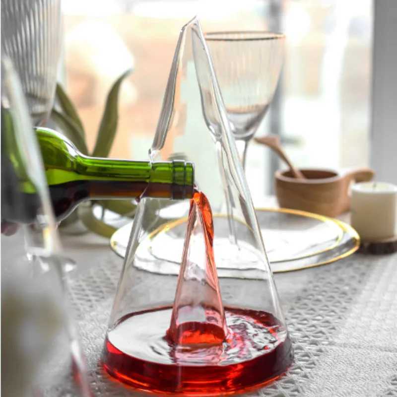 O26F Bar Tools 350/750ML Pyramid Falls Falls Red Wine Dispenser Glass Antidote Brandy Decorative Wine Bott