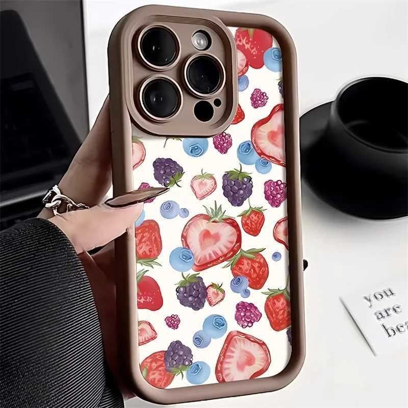 Obudowy telefonu komórkowego Strawberry Painted Case na iPhone 11 iPhone 15 14 13 Pro Max X XR XS Max 7 8 14 Plus SE 2020 2022 Soft Silikonowa pokrywa J240426