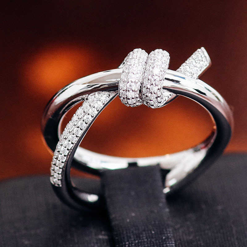 Band des femmes Tiifeany Ring Jewelry Womens Design Niche Tweded Ins Populaire sur Internet 14k Diamond Rope Knot Mosang Stone Row Row Ring