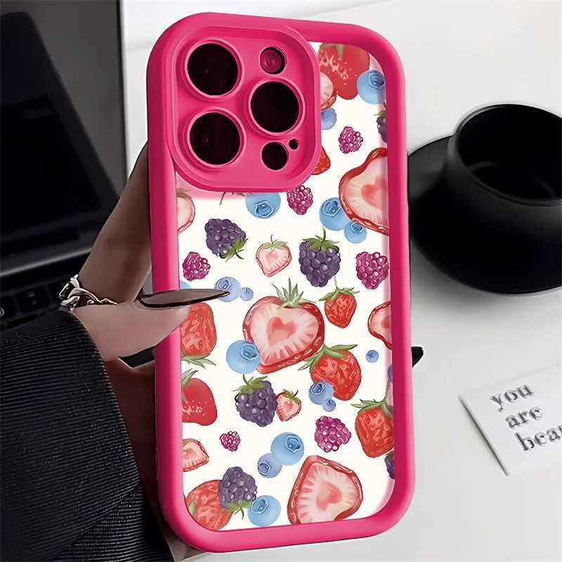 Obudowy telefonu komórkowego Strawberry Painted Case na iPhone 11 iPhone 15 14 13 Pro Max X XR XS Max 7 8 14 Plus SE 2020 2022 Soft Silikonowa pokrywa J240426