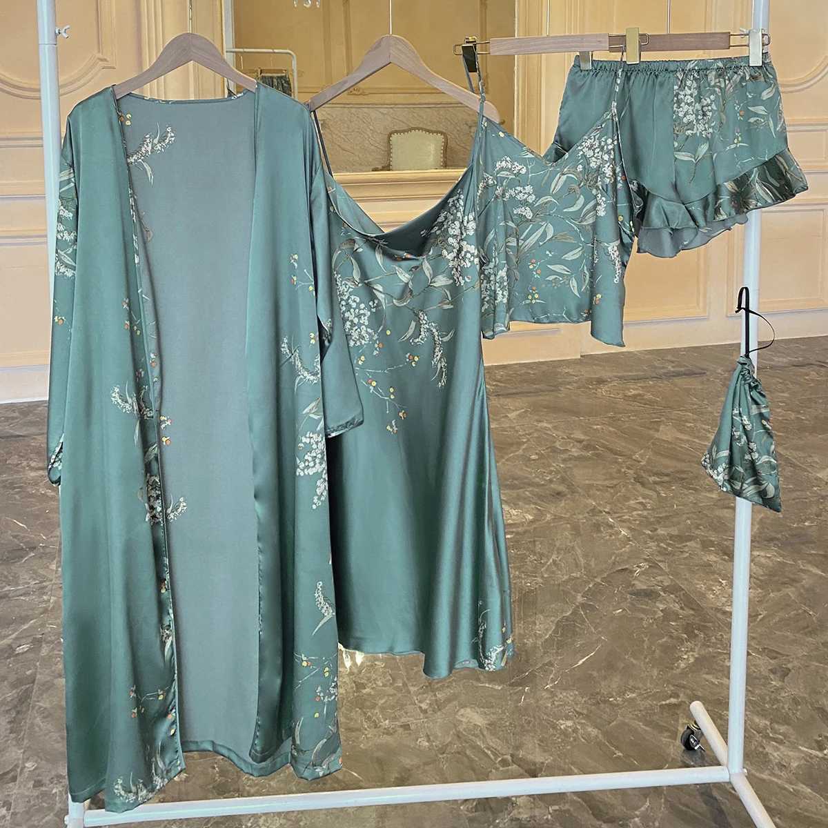 Kvinnors sömnkläder 5st blommigt tryck pyjamas set Long Slve Robe + Cami Dress + Cami Top + Ruffle Hem Shorts Womens Loungewear Slpwear Y240426