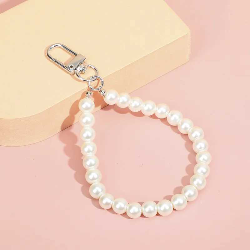Keychains Lanyards Retro Pearl Keychains For Women Keyring Car Llaavero Back Backpack Decor Cadena Lanyards Handband Charms voor AirPods Case