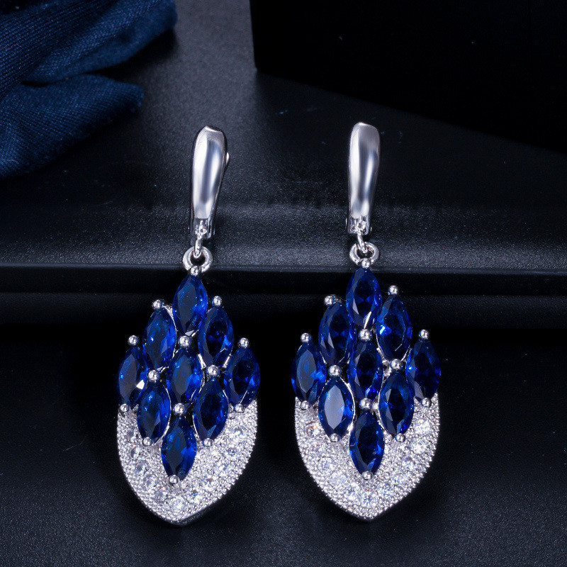 Luxus Dangle Diamond Ohrring Designer für Frau Hochzeit Engagement Kristall weiß rot Blau 3A Zirkonia Kupfer plattiert langen Ohrringen Schmuck Damen Derss Matching Matching