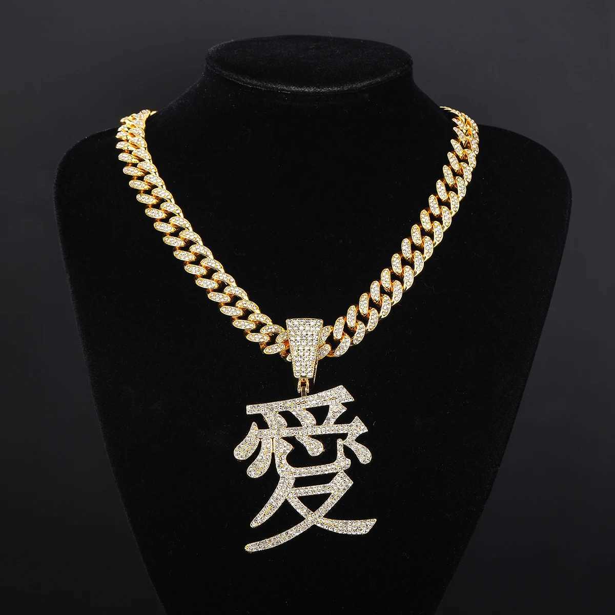 Strands Chinese Character Love Pendant Iced out 13MM Cuban Chain Hip Hop Fashion Jewelry 240424