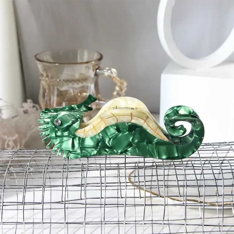 Clamps YHJ 11cm Large Seahorse Marine Series Popular Catches Acetate Exquisite Sharks Crabs Hair Clip Claw Hair Accessories for Women Y240425