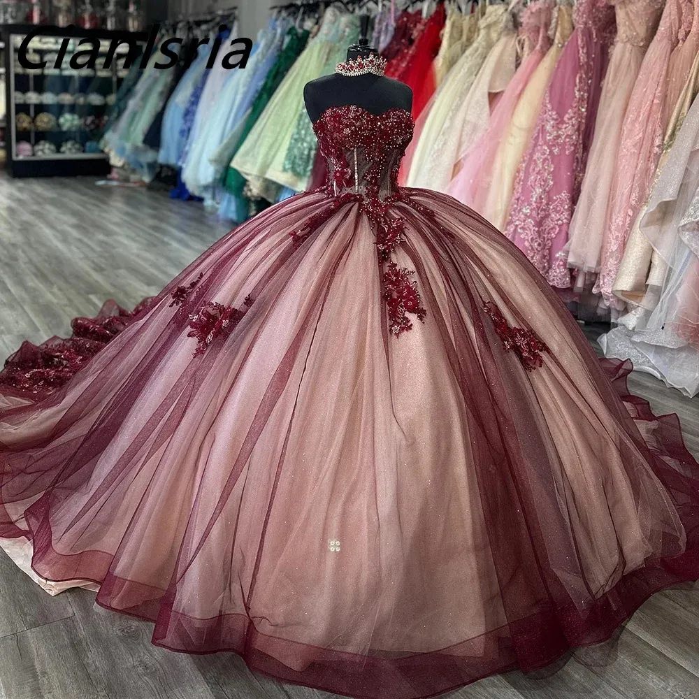 Ciemnoczerwono bez rękawów Kwiki kwiatowe koronkowe suknia balowa sukienki Quinceanera Iluzja Perły Peading Gorba