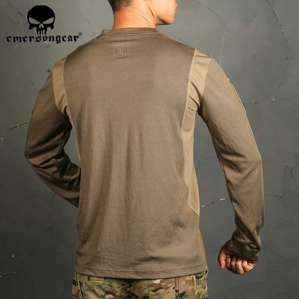 Taktyczne koszulki EmersonGear Tactical UMP Frogman T-shirt męs Fitness Sports Długie rękawowe polowanie koszulę Męskie odzież EM9541 240426