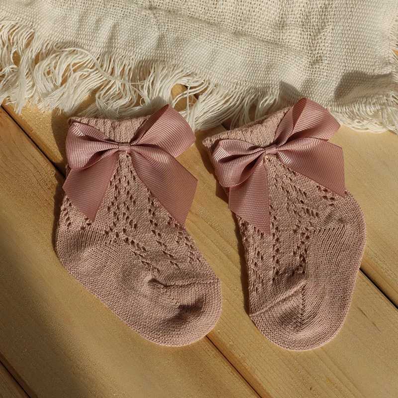 Chaussettes pour enfants 0 à 5 ans chaussettes pour bébé d'été avec de gros arcs hremptants pour enfants courtes chaussettes creux en tout-petits coton princesse mignonne chaussettes