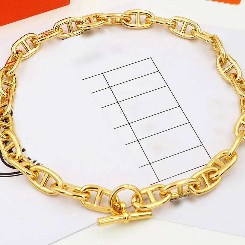 Collier de chaîne cubaine de grande qualité de grande qualité H pour femmes Designer Gold plaqué 18k T0p Matériaux avancés Reproductions officielles Boîte cadeau de luxe classique