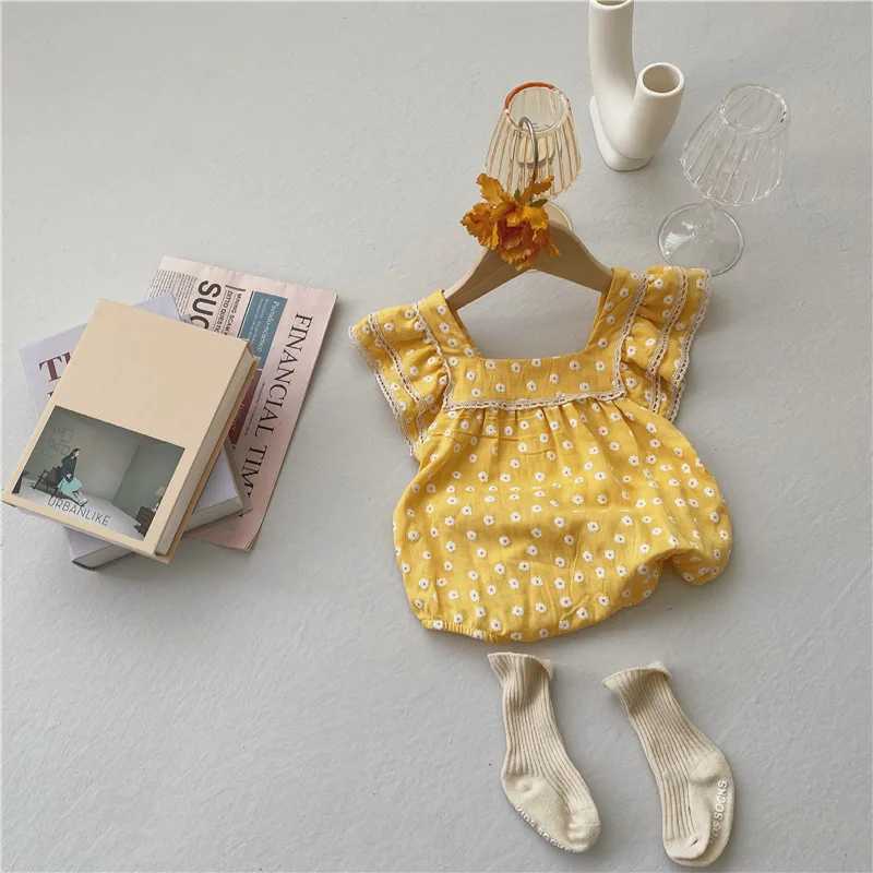 Rompers Summer Koeran Style Dot Baby Girl Bodysuit Rompers Square Collar Princess Baby Girl One Piece Jumpsuit H240509