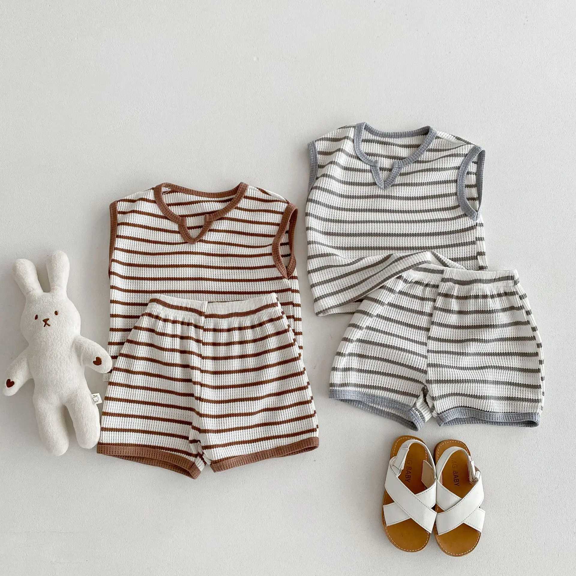 Kleidungssets 2024 Sommer Kinder Kleidung Set Striped T -Shirt und Shorts Jungen Anzüge Vintage Girls Kleidung Set H240426