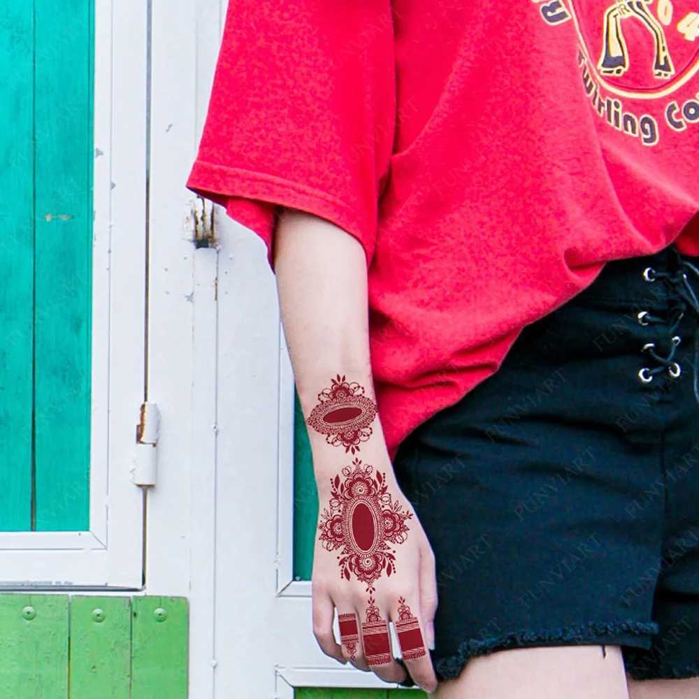 Tatuagem Transferência de tatuagem Maroon Henna Tattoo Stickers Tatuagens temporárias à prova d'água para o corpo da mão mehndi Tatoo falso para mulheres conjunto de tatuagens de flores 240426