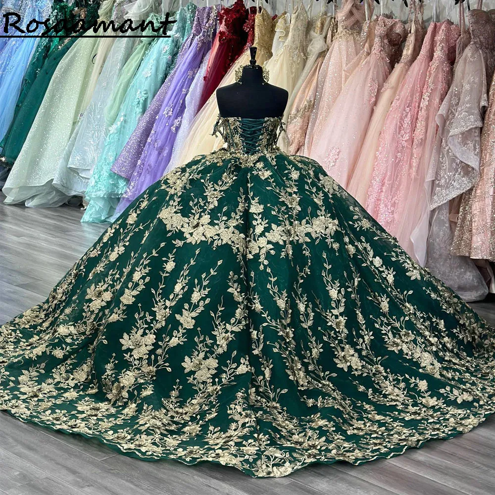 Green émeraude au large de la robe de bal épaule Quinceanera robes appliques florales dorées vestidos corset de 15 anos