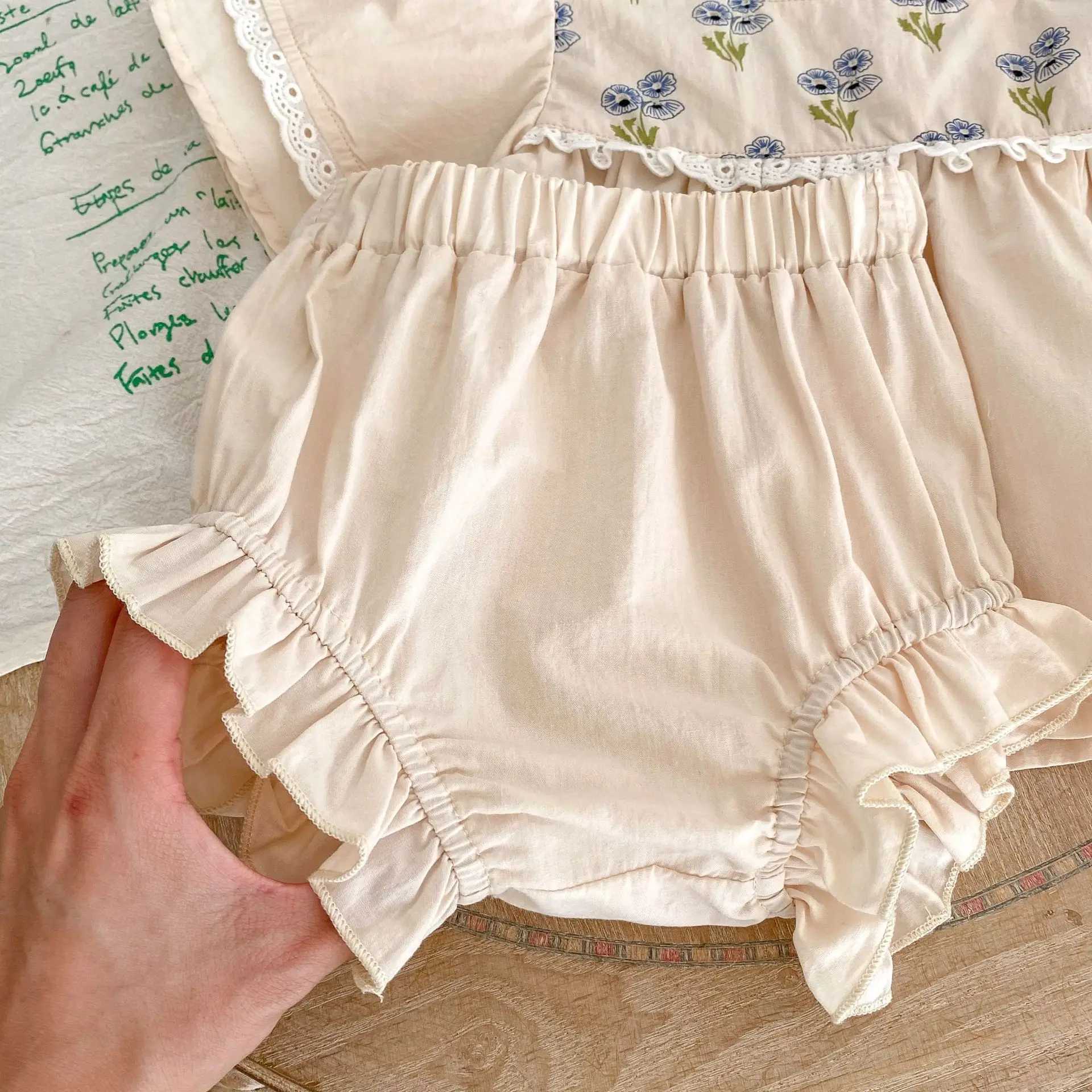 Kledingsets 2 stks loterij Babymeisjes Shorts Set Fly Sleeve T-shirt met elastische taille shorts bloemen zomeroutfit voor 0-24 maanden H240426