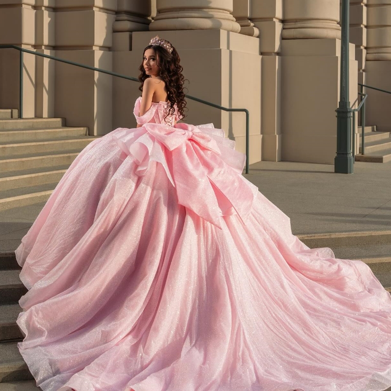 Pink Off the Shoulder Quinceanera Dress 2024 Ball Gown Beads Crystal Big Bow Tull For Sweet 16 Sequined Princess Vestidos de XV 15 Anos