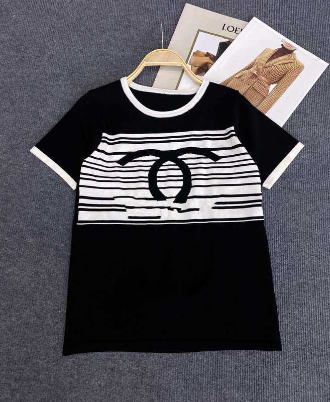 Kvinnors T-shirtdesigner 2024 Spring/Summer New Product Chest Open Back Top Stickover Liten doftande stil Kvinnor 74KU