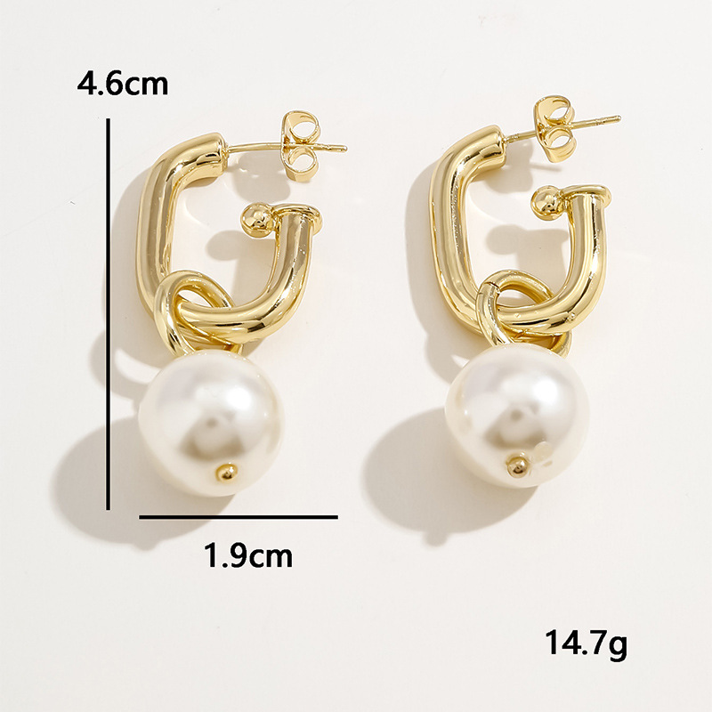 Europese en Amerikaanse mode Creatief ontwerp Geometrische C-vormige oorbellen Koper Personaliseerde veelzijdige en minimalistische oorbellen voor vrouwen