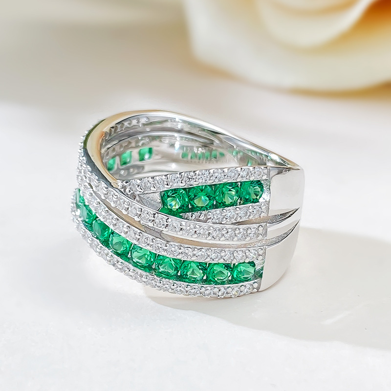 2024 Anelli di nozze fatti a mano Choucong Gioielli di lusso al 100% Pure 925 Sterling Sterling Round Cut Emerald Moissanite Diamond Party Women Cross Band Gift Ring