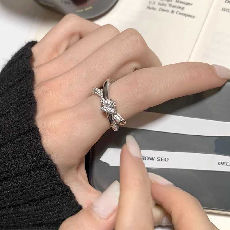 Women Band Tiifeany Ring Jewelry Knot studded diamond ring for female niche light luxury twisted socialites and ladies of the style with a luxurious sophisticated te