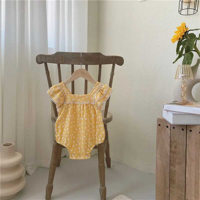 Rompers Summer Koeran Style Dot Baby Girl Bodysuit Rompers Square Collar Princess Baby Girl One Piece Jumpsuit H240509