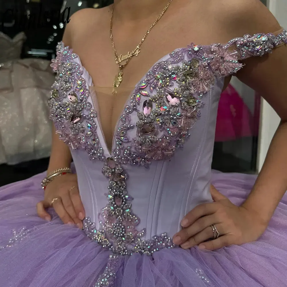 Perles lilas de perles en cristal robe quinceanera robes sur les applications épaules dentelle sweet 16 vestidos de 15 anos