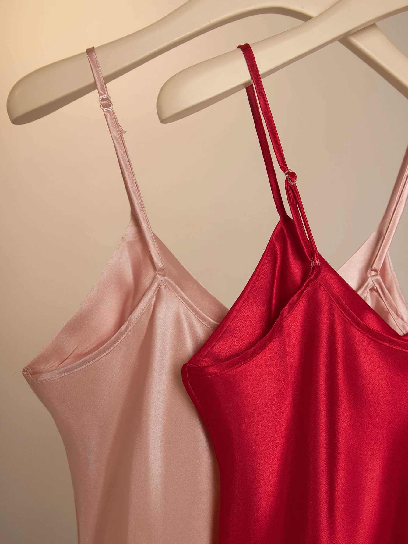 Vêtements de nuit pour femmes deux ensembles de quatre saisons printemps et d'été Nouveaux longs sexy slping slping élégant.