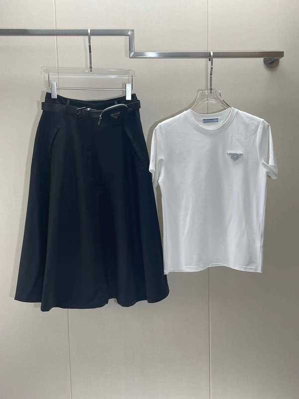 Diseñador de vestimenta de dos piezas Nanyou Direct Summer Nuevo cuello redondo Round Triangle Style Sorte Slim Fit Skirt Fashion Fashion To6d