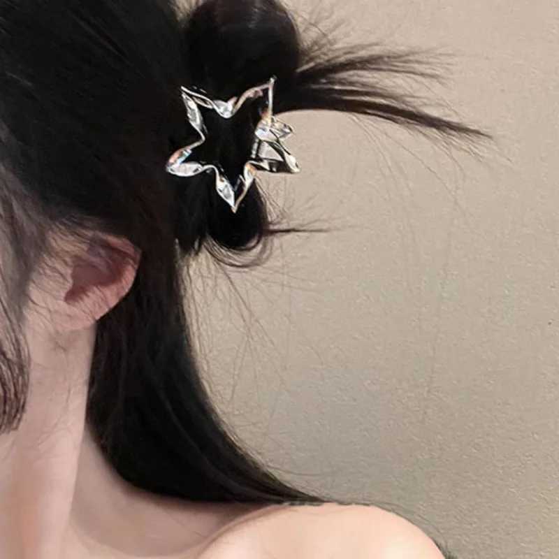 Clamps Metal Heart Star Hairclip for Women zmarszczki Projekt Shark Clip Luksusowe koreańskie klipsy do włosów Temperament Hair Akcesoria Y240425