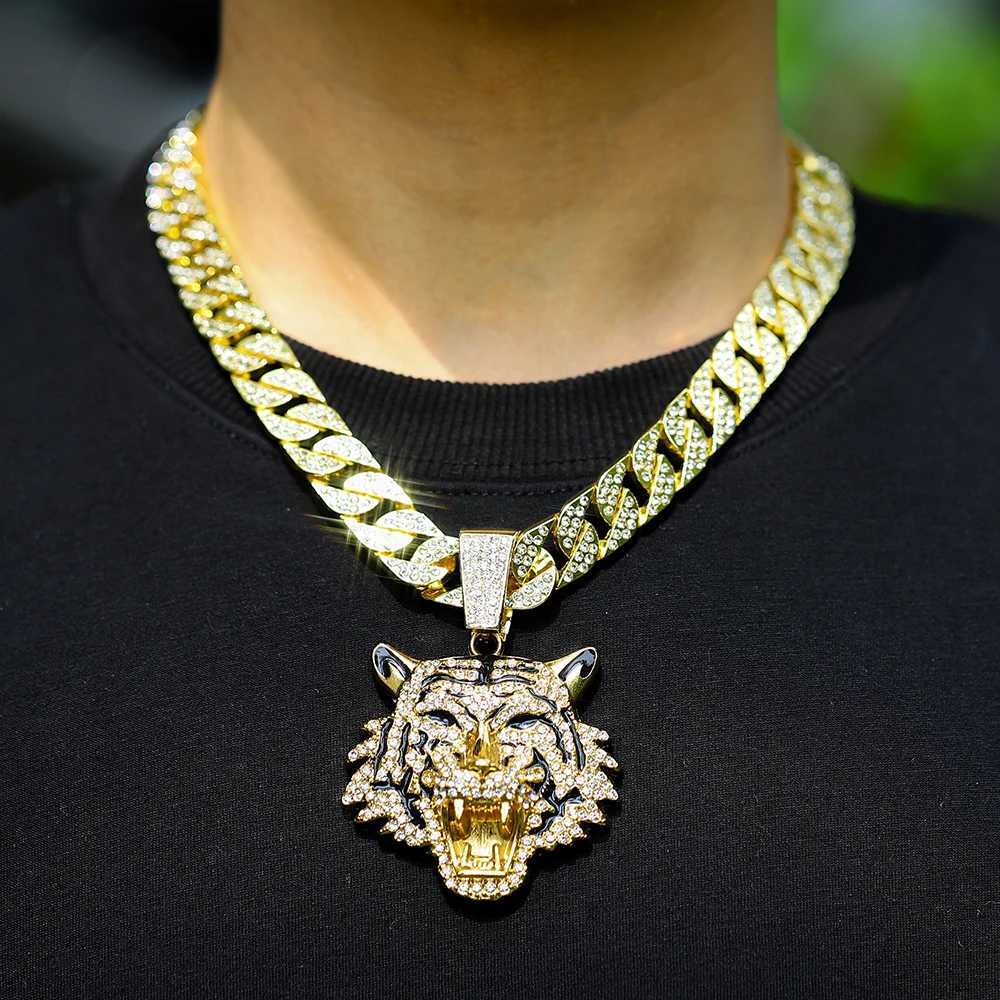 Strands Exquisite Tiger Head shaped Pendant Necklace and 14mm Iced Classic Cuban Link Chain Fashion Animal Jewelry Fashion Mens 240424