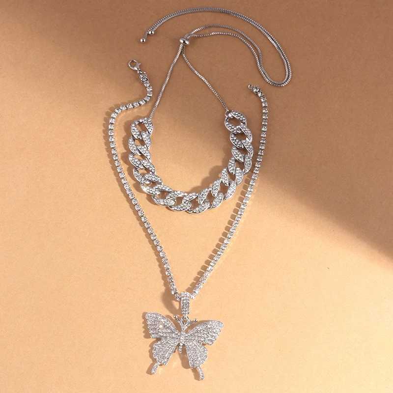 Brins Big Butterfly Pendant Collier Set Water Ice Diamond Hip Hop Collier adapté aux femmes Collier de chaîne cubaine étincelante 240424