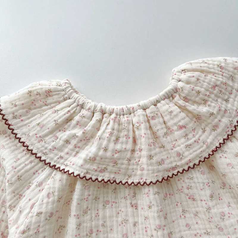 rompers new Spring baby bodysuit girls sweet cotton yarn زهرة واحدة