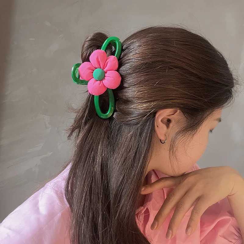 Zaciski różowe kwiaty zielone pazurki do włosów dla kobiet eleganckie duże rekin klip Temperament Girl Hair Akcesoria Koreańskie letnie nakrycia głowy 2024 Y240425