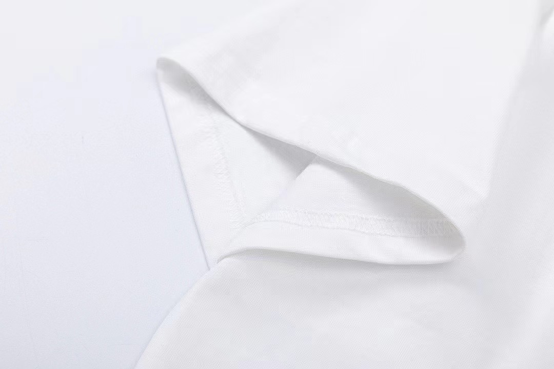 Summer Mens Designer Polos Trendy Classics Spela Tshirt Brand Shirts Cotton T-Shirt Business Design Top Casual Black White Men High-kvalitet Polo kläder gratis frakt