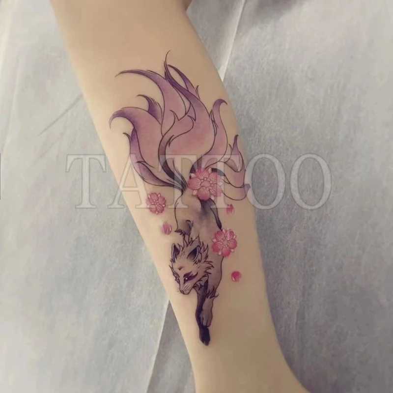 Color de transferencia de tatuajes Nine-Tailed Fox impermeable Tatto de tatuaje temporal de moda Arte de flores de moda Tatuajes falsos para mujeres Tatuajes temporales 240426
