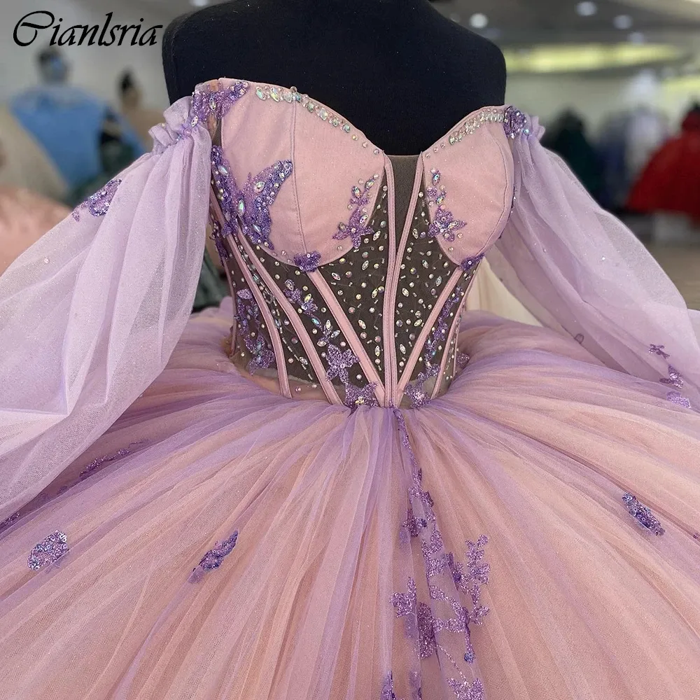 Princesse 3D Butfly perle Crystal Robe Quinceanera Robes illusion Appliques à paillettes Vestidos Corset de 15