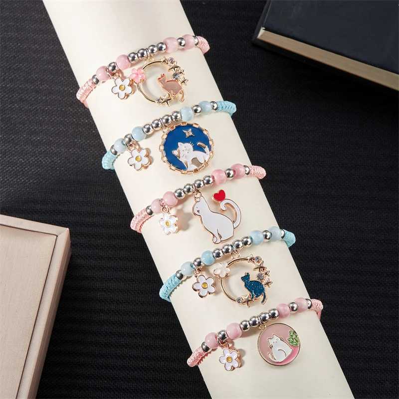 Beaded Fashionable Korean cartoon animal kitten flower bead bracelet cute female cat handmade friendship jewelry gift