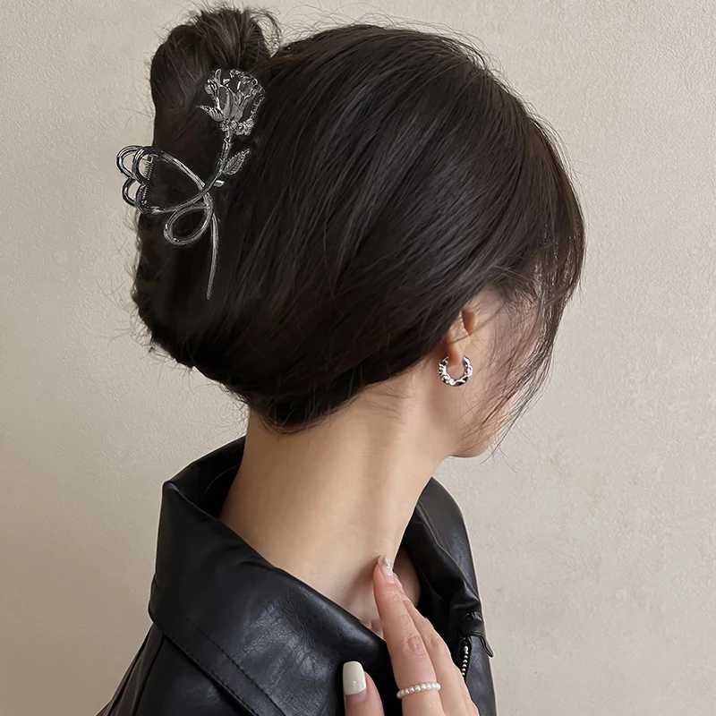 Hårklämmor Barrettes 2023 Korean Fashion Y2K Rose Retro Clip Womens Metal Flower Utsökta tjejtillbehör