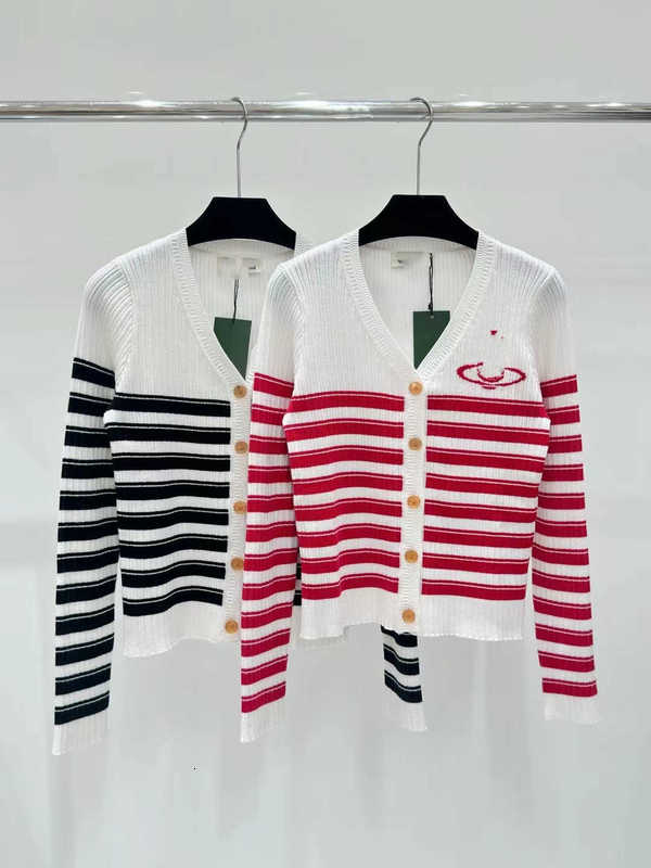 Kvinnors stickor Tees Designer Gaoding 2024 Spring/Summer New Stripe Jacquard Mönster Knapp stickad V-Neck Cardigan för avslappnad mångsidig LXU2