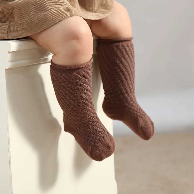 Chaussettes pour enfants Nouveaux chaussettes pour enfants pour bébés garçons au genou High chaussettes solides pour les tout-petits filles